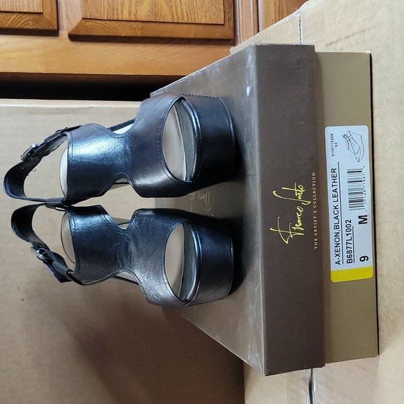 Sandals - Picture 5 of 5